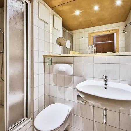 Bio-hotel Helvetia מלון באד שאנדאו