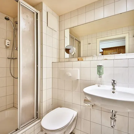 Bio-hotel Helvetia מלון באד שאנדאו